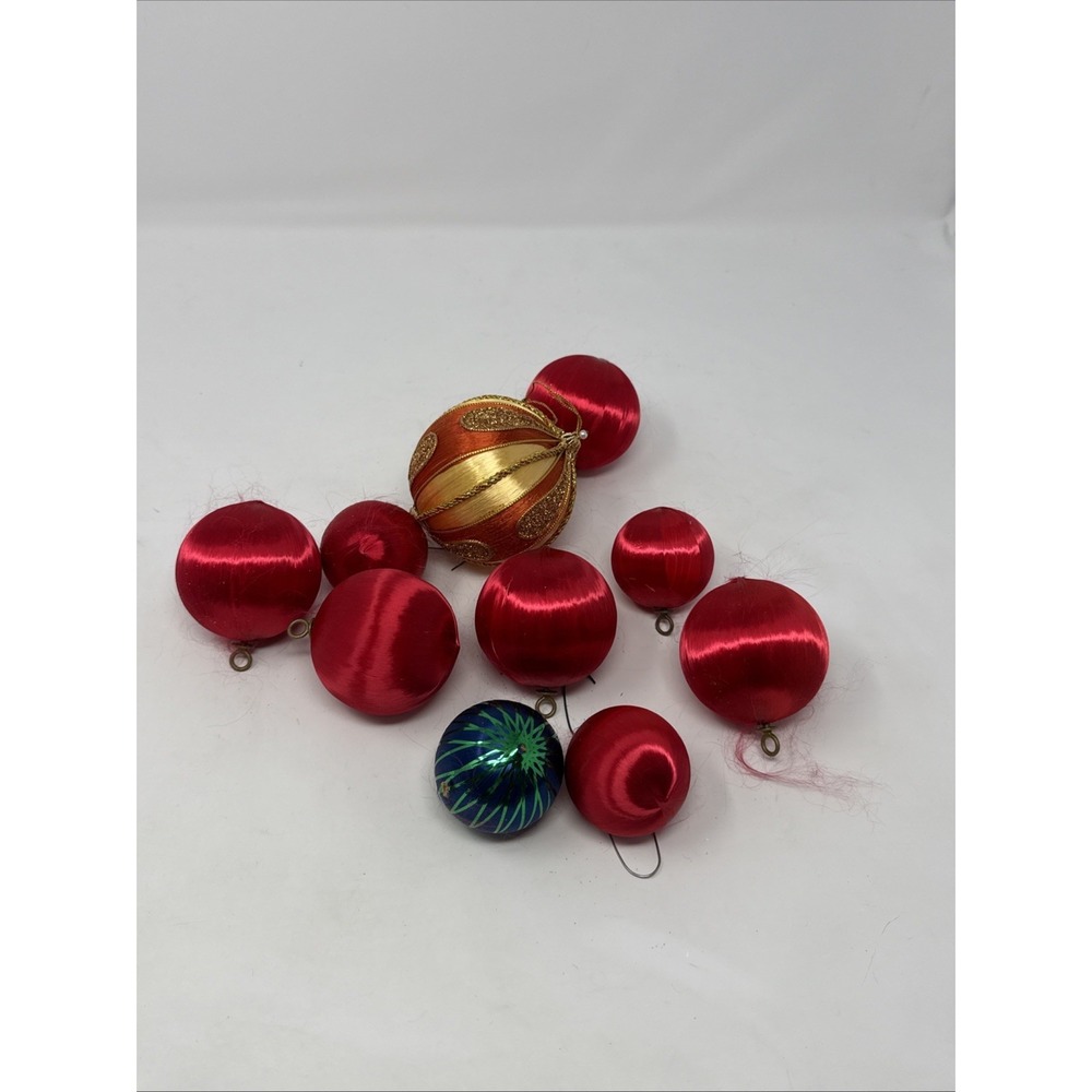 Vintage‎ Christmas Ornaments 10 Unbreakable Satin Sheen Red Gold